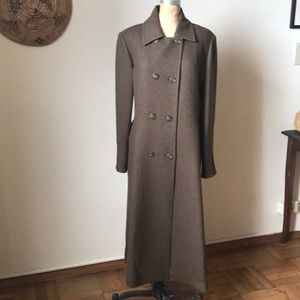 Ellen Tracy Long wool slightly fitted coat
